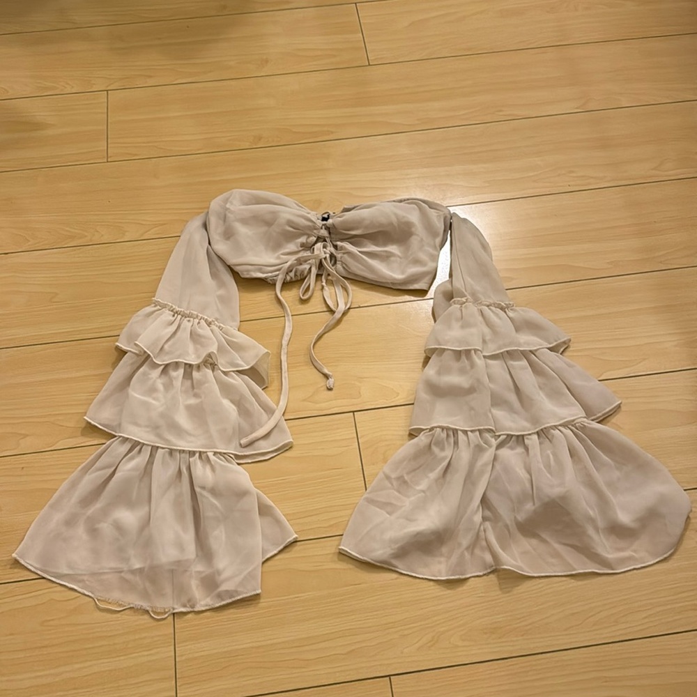 Ruffed Over the shoulder top